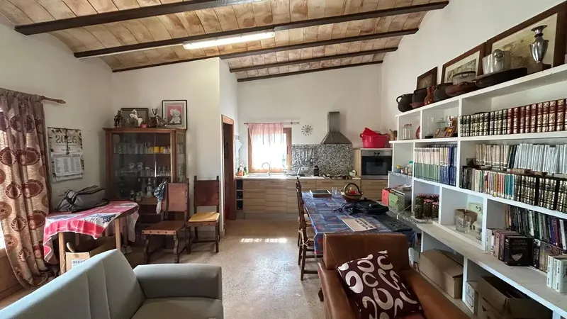 Charming rustic estate with dwelling and Mediterranean garden in Alaró — photo 8