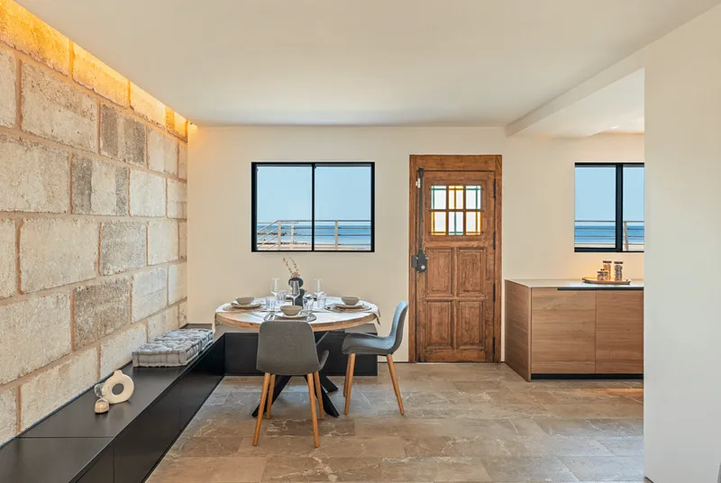 Unique Luxury Frontline Townhouse Directly on the Beach in Portixol — photo 2
