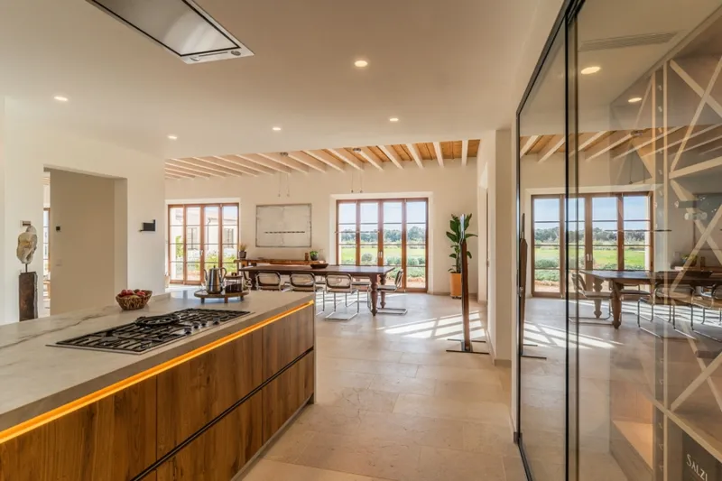 Exquisite Mallorcan Finca with Pool and Gym in Campos — photo 9