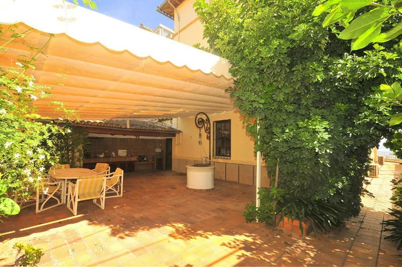 Opportunity! Complete house in Cala Nova to reform, first line, 11 bedrooms, garage, views — photo 8