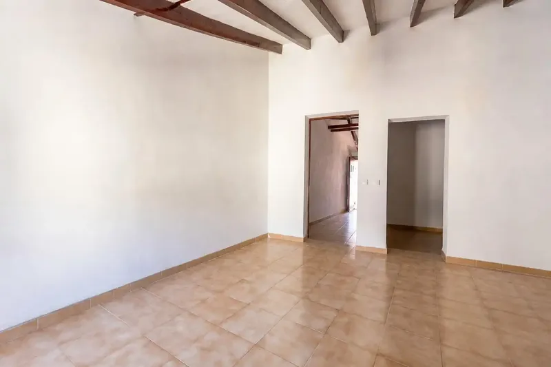 If you are looking for the tranquility and authenticity of living in the heart of Llucmajor, this single-family house offers the space and charm you need — photo 8