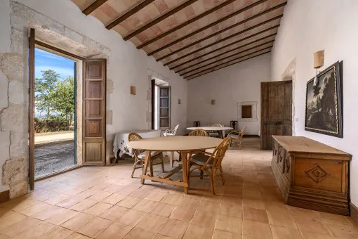 Inca: Finca estate with attractive investment opportunities, lots of land and a dreamlike view near Inca — photo 6
