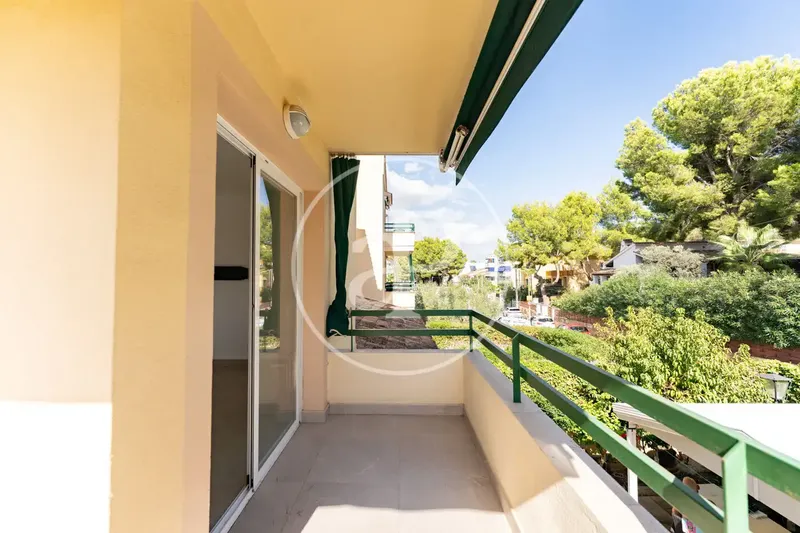 Piso en alquiler en Palmanova — photo 1