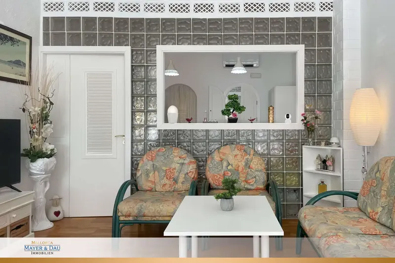 Charming apartment in Cala Ratjada located in a historic two-story complex, one of the first commercial buildings of the town — photo 1