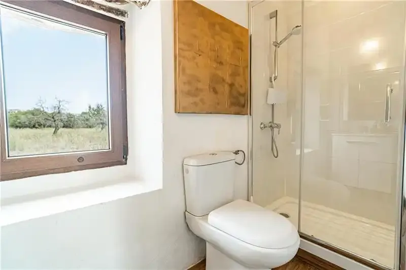 Rustic finca on plot of approx. 3,500 m² with spectacular views of the Serra de Tramuntana. Bright living-dining room with integrated kitchen — photo 11