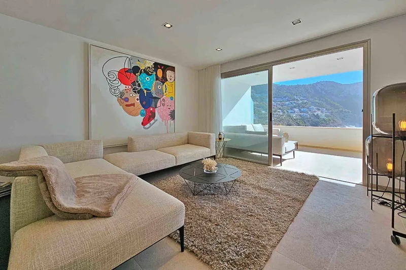 Stylish apartment with spectacular sea views — photo 8