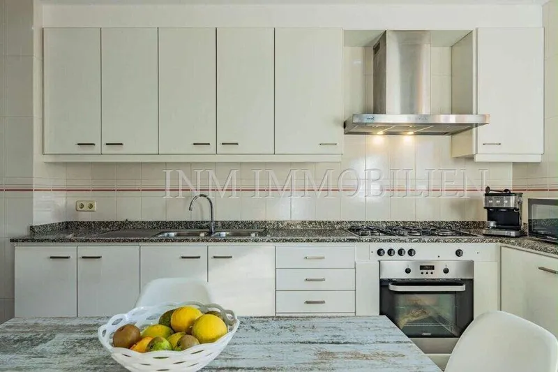300m² detached house with 6 rooms, garden & pool for sale — photo 7