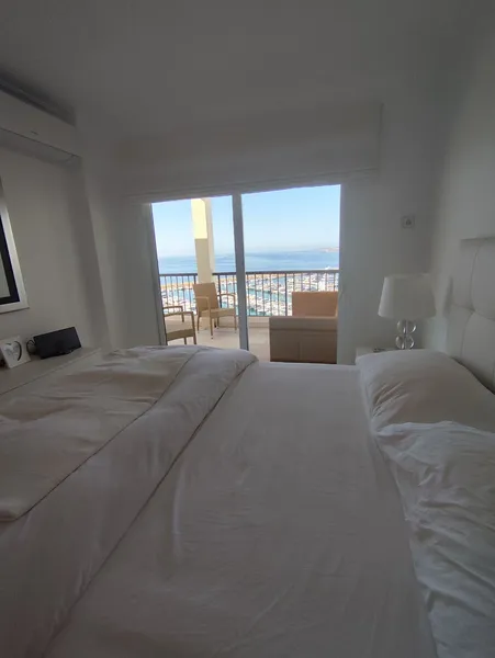 Apartment in Port Portals with spectacular sea views — photo 9