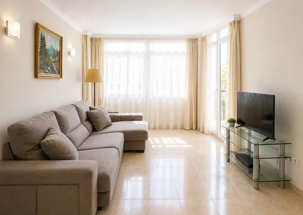 Flat / apartment in Calle de Tomàs Forteza, Foners, Palma de Mallorca — photo 1