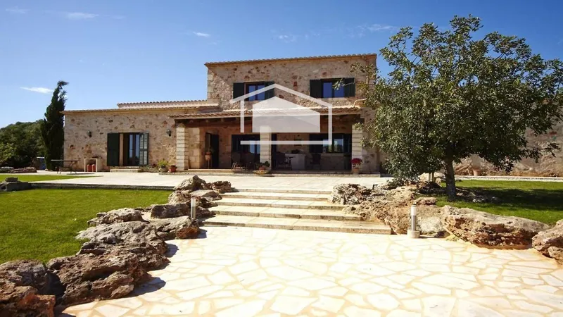 Charming finca in Es Llombards: tourist license for 10 people — photo 2
