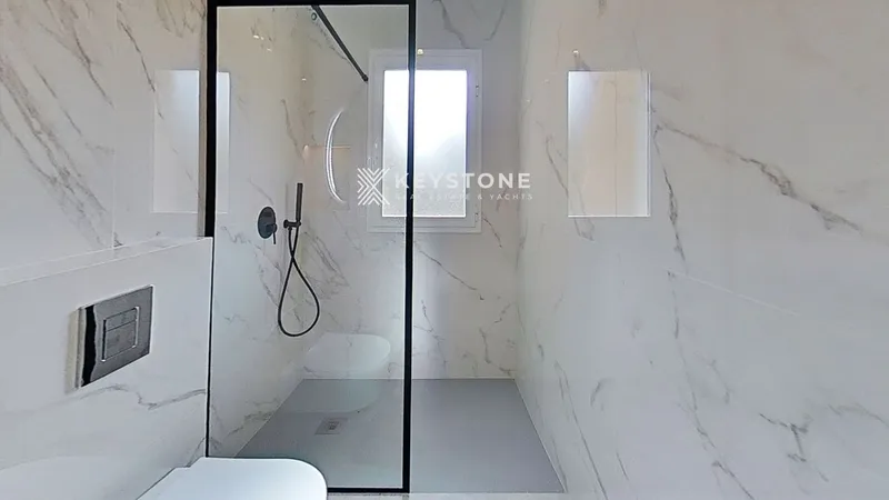 House — photo 3