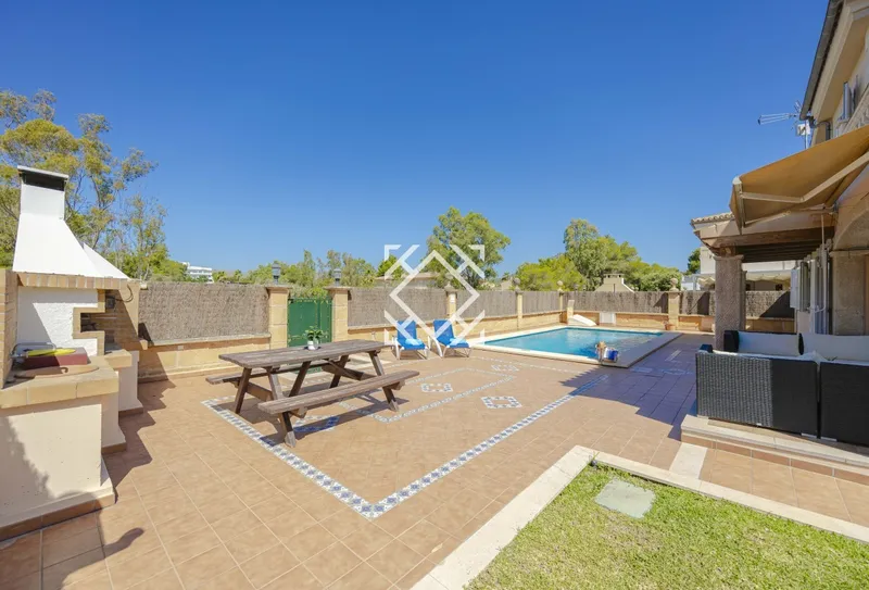 Spectacular semi-detached villa for sale in sought-after Playa de Muro, Mallorca — photo 9
