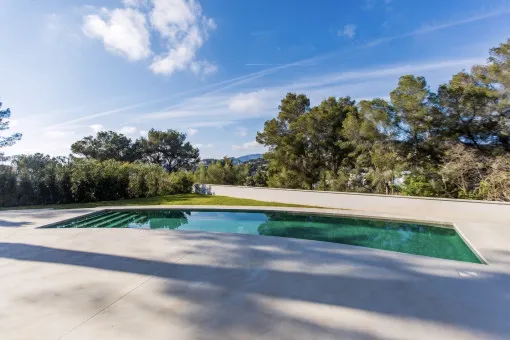 Santa Ponsa, modern villa with bright architecture, Mediterranean lifestyle and privacy — photo 10