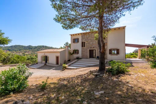 Arta, beautiful finca with sea views and pool as well as guest house near Arta — photo 2
