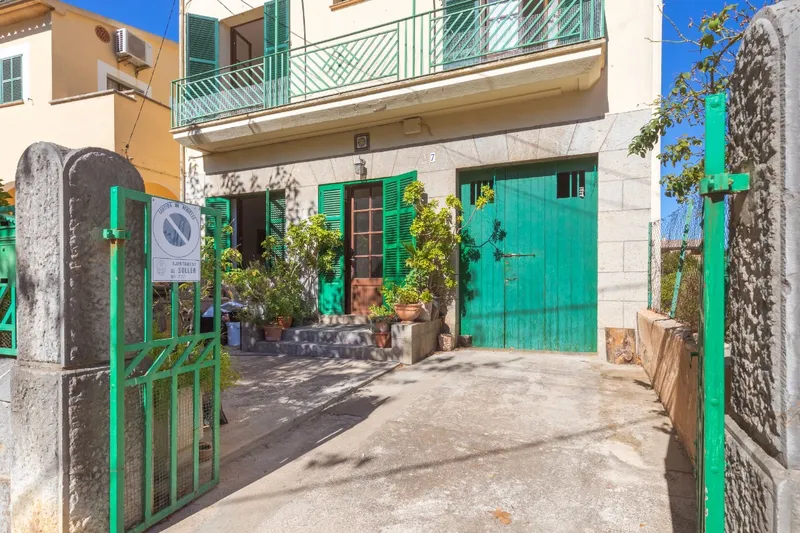 Detached house with garden and garage in the centre of Sóller — photo 5