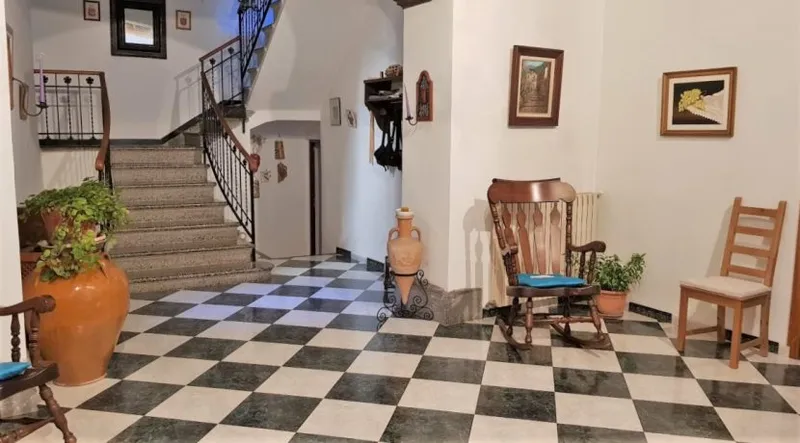 Large typical Mallorcan house on a quiet street in the heart of Sóller — photo 4