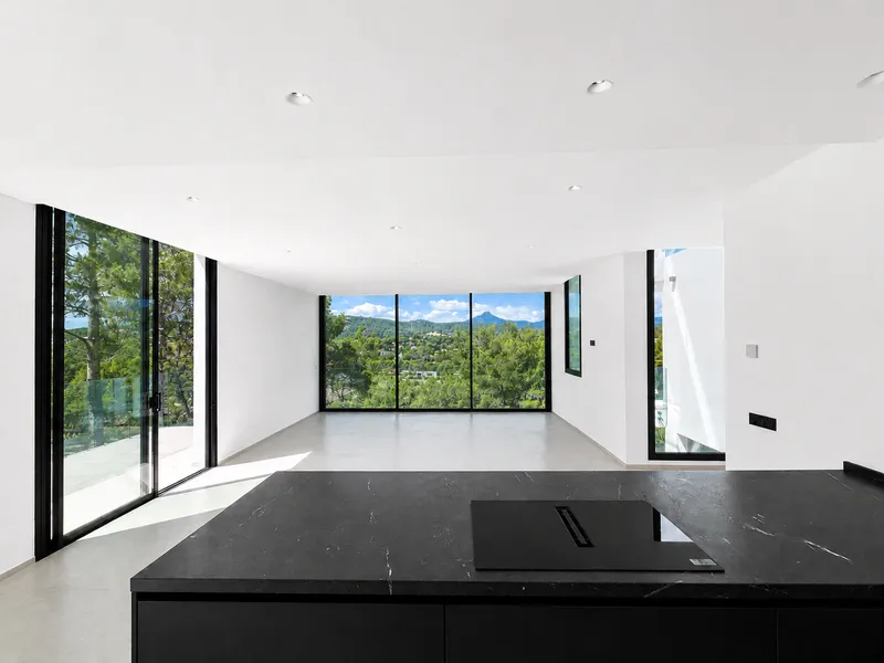 Modern new-build villa with stunning mountain views in Santa Ponsa Mas — photo 9
