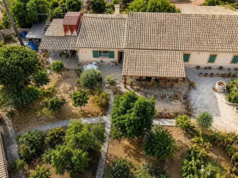 Finca urbana con vivienda en Establiments (Palma) – 683 m² de parcela – 640.000 € — photo 1