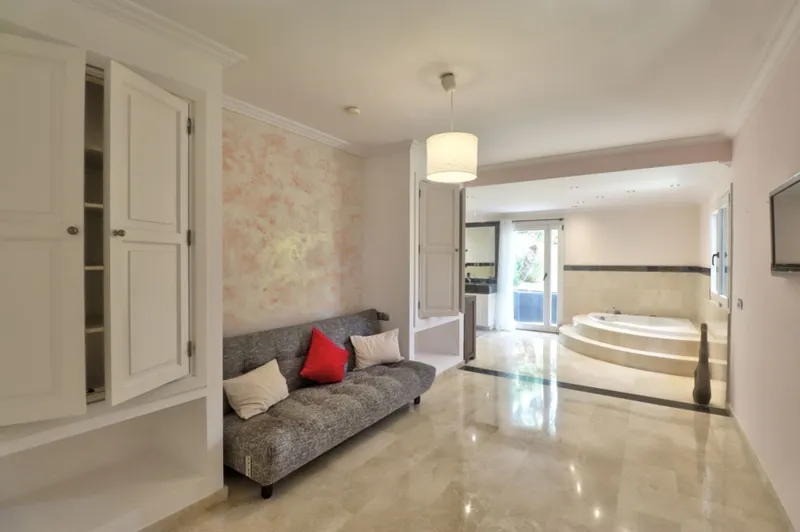 Mediterranean villa with sea views, pool and garden - Villa with large garden (15223) — photo 12