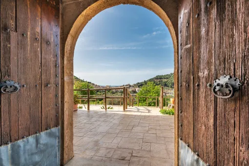 Bunyola, charming finca with views over the valley in Bunyola — photo 9