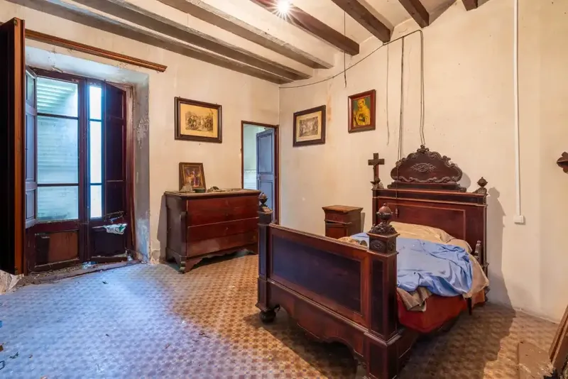 This magnificent 18th-century manor house is for sale in the heart of Sóller, just a stone's throw from the main square. — photo 8