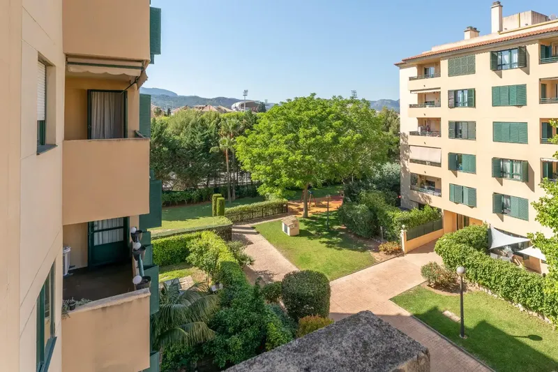 Son Cotoner-Son Dameto Area, Juan Gris Street - Are you a family that would like to live close to all the amenities the district offers? — photo 2