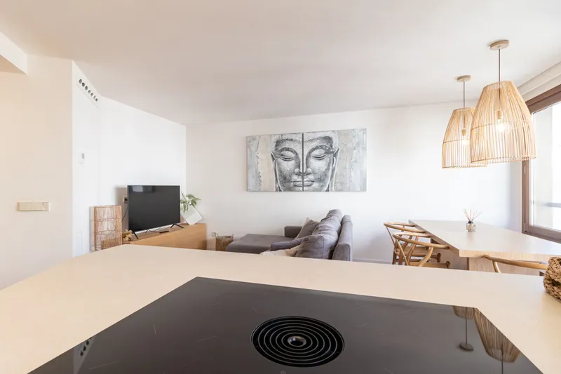 Refurbished Two Bedroom Apartment with Balcony in Santa Catalina - Temporary Contract, Available from 1 September — photo 3
