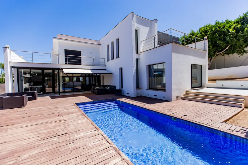 Minimalist new built villa in a quiet area in Santa Ponsa — photo 3