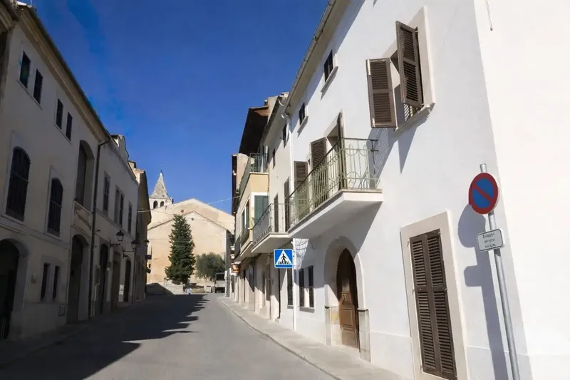 Spacious Townhouse with Pool and Great Potential in Campanet — photo 4