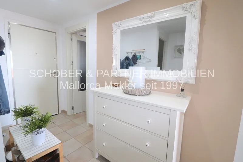 Modern apartment with 2 bedrooms and sea views — photo 11