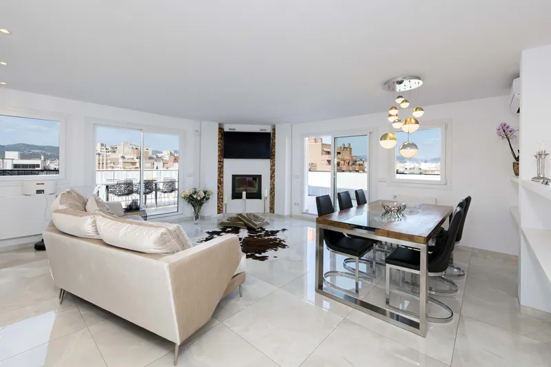 Spacious penthouse close to the old town of Palma with spacious terrace and sea views — photo 3