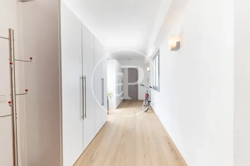 Designer penthouse with 120 m² of terraces and sea views for sale in S'Escorxador — photo 9