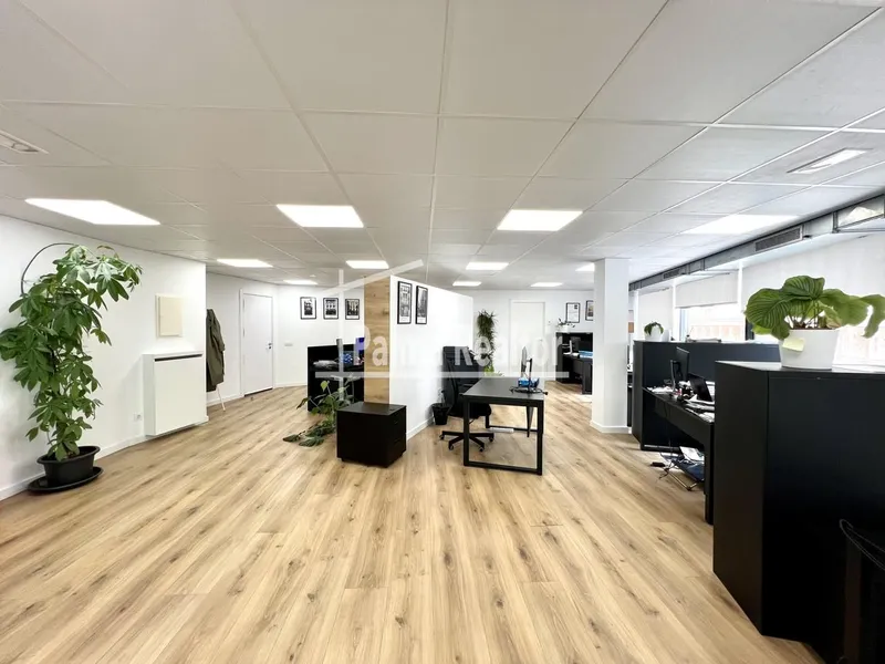Office for sale in Palma of 125 m2 — photo 1