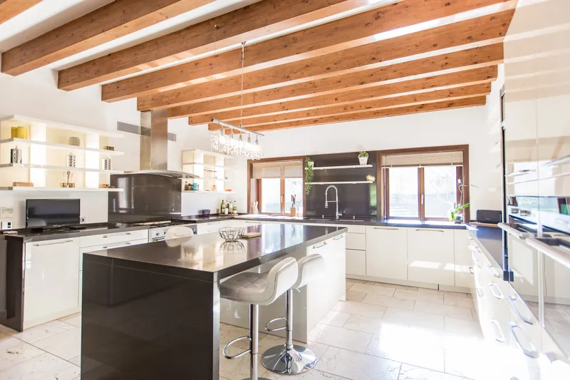Impressive villa in a quiet area in Santa Ponsa — photo 11