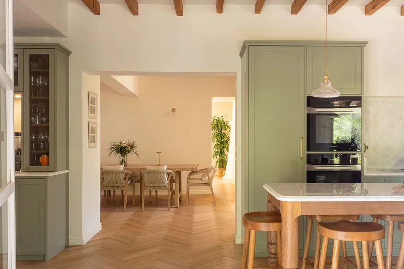 Stylishly renovated villa with guest house and large plot — photo 9