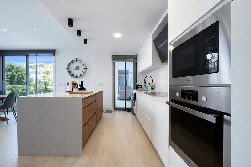 Beautiful apartment with large terrace in a well-maintained residential complex in Palmanova — photo 9