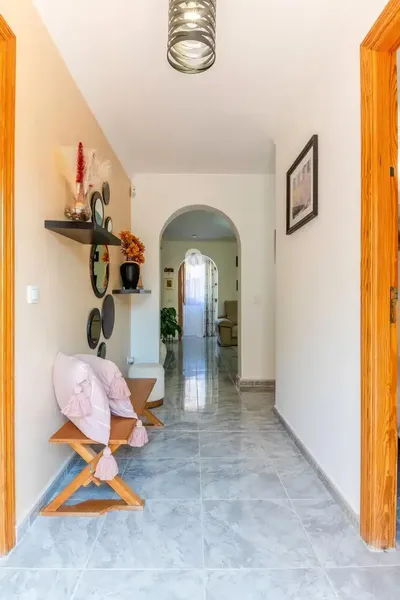 Spacious penthouse in Inca with terrace, fireplace and only two neighbours in the building, one per floor. — photo 8