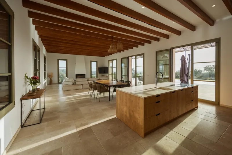 Porreres quiet location country property for sale with various terraces and wooden beams — photo 11