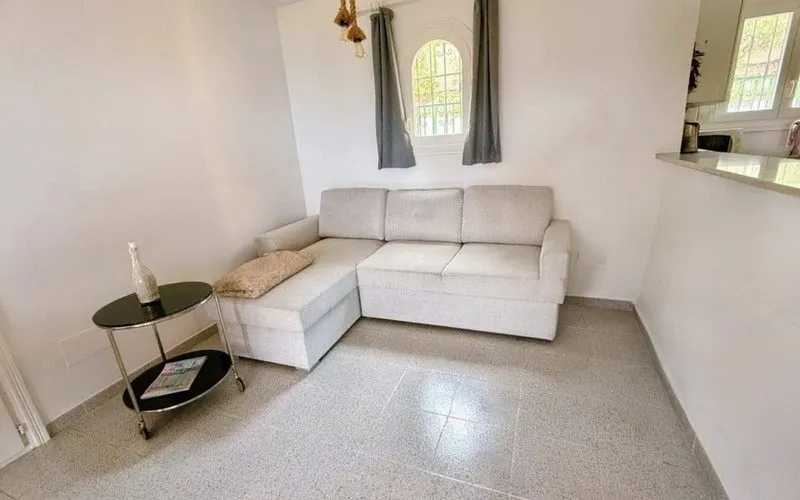 Apartment with a pool and ocean view — photo 3