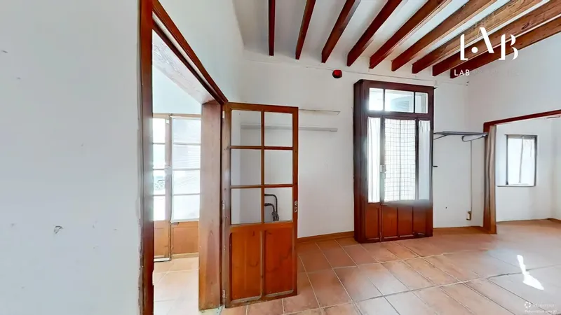 Are you looking for a property with character, well located and with great potential? — photo 2