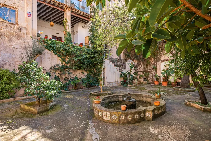 Charming property apartment for sale in Palma de Mallorca with private terrace and garden — photo 2