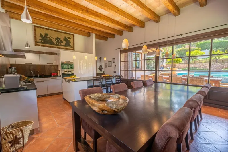 High quality villa in Mediterranean style in Calvià / Portals Nous — photo 3