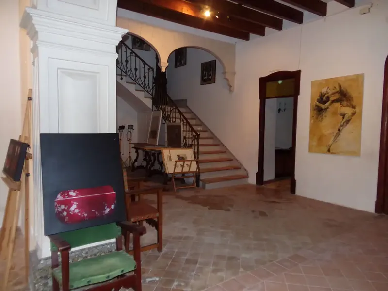 Rustic manor house in Sant Joan, Carrer Consistori, no. 9, corner of Carrer Tort — photo 4