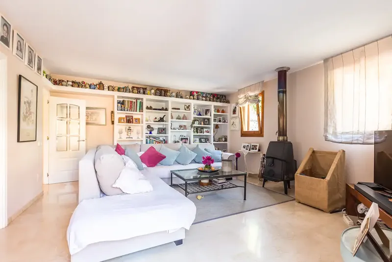This magnificent villa in Genoa with sea views from the rooftop terrace and partial sea views from the living room is located in a — photo 5