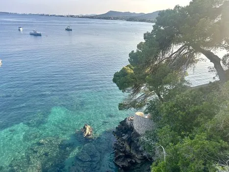 Unique property with sea access — photo 1