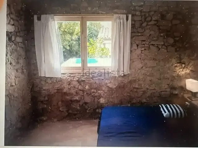 Recently renovated house ready to move into, parking at the door, very central to all services and 7 minutes from the beach — photo 5