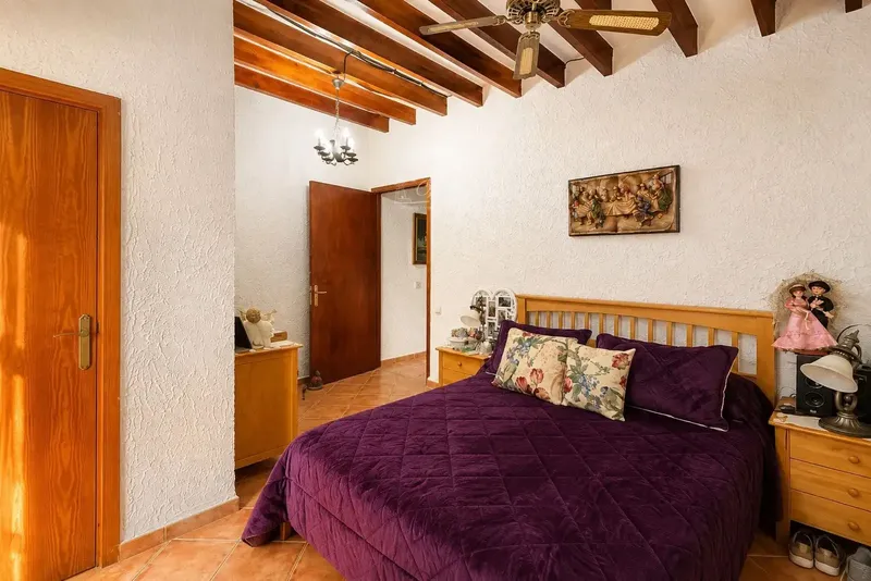 Mallorcan house with terrace in the center of Sa Pobla, 162 m² — photo 12