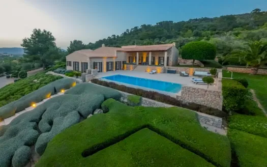 Exceptional finca for sale in Sant Llorenç with a beautifully landscaped Mediterranean garden — photo 1