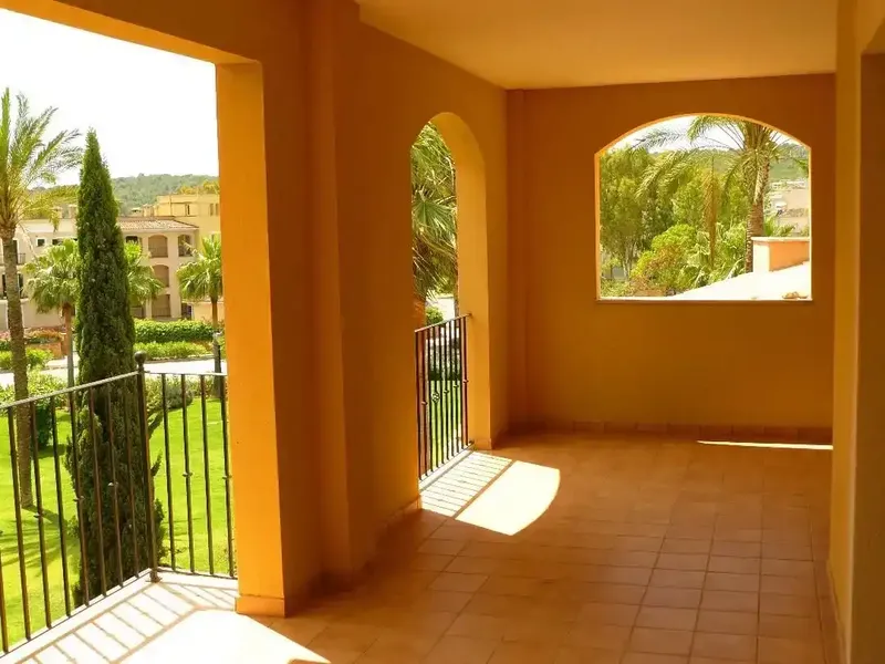 Apartamento privado en una zona tranquila y muy solicitada, a pocos metros del centro de Santa Ponsa. En la segunda planta, con balcón priva — photo 9