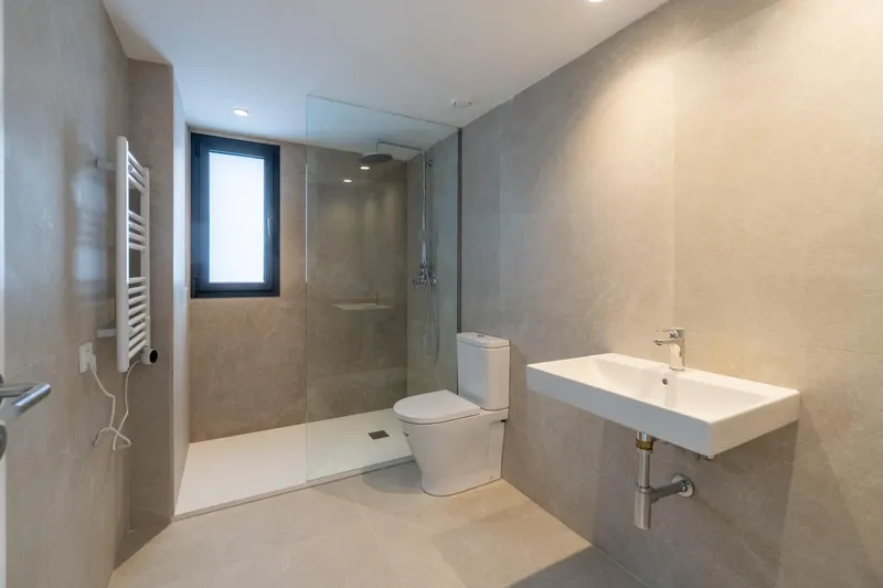Modern-style villa in Genoa — photo 7